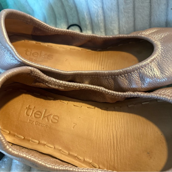 Rose size 7 Tieks - Picture 3 of 7